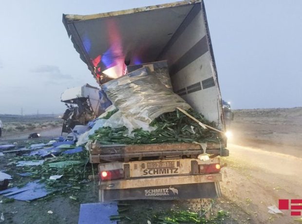 Sumqayıtda iki yük maşını toqquşdu – Sürücülər öldü – FOTO