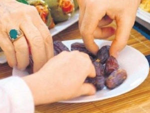 Hərə öz mədəsinin ölçüsünə görə bu süfrədən yeyər