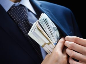 “RoyalBank”da 8,5 milyon manatlıq mənimsəmə olub – RƏSMİ