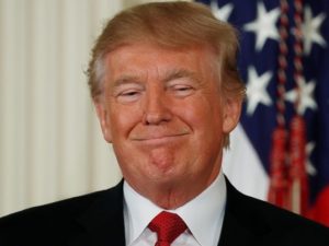 Tramp onu tənqid edən jurnalistləri kosmosa göndərəcəyini bəyan edib