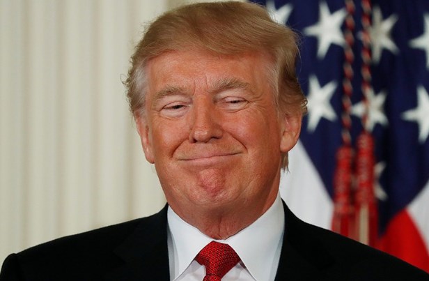 Tramp onu tənqid edən jurnalistləri kosmosa göndərəcəyini bəyan edib Tramp onu tənqid edən jurnalistləri kosmosa göndərəcəyini bəyan edib