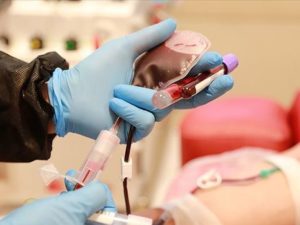 Azərbaycanda kritik vəziyyətdə olan koronavirus xəstələrinə immun plazma köçürülməsinə başlanılıb