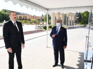 Prezident İlham Əliyev Bakının Neapol küçəsindəki yerüstü piyada keçidinin açılışında iştirak edib