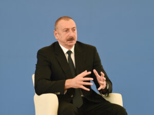 İlham Əliyev “Qobu” Elektrik Stansiyasının tikintisindən danışıb