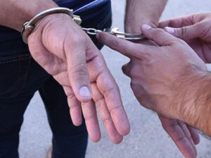 Azərbaycanda daha bir vəzifəli şəxs rüşvət alarkən yaxalandı – RƏSMİ