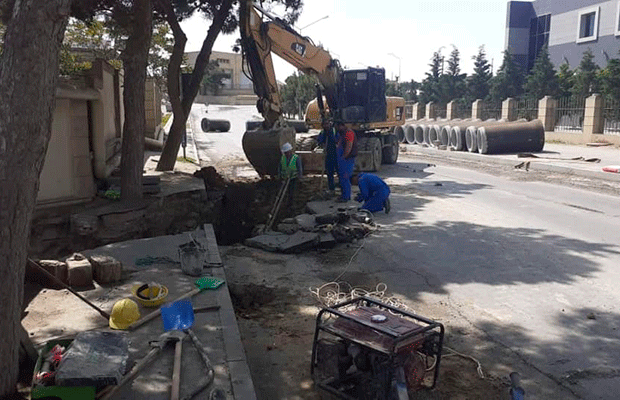 Suraxanıda yeni kanalizasiya şəbəkəsi qurulur – Fotolar Suraxanıda yeni kanalizasiya şəbəkəsi qurulur – Fotolar