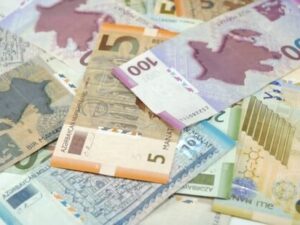 Dövlət bu şəxslərə pul yardımı verilməsinə başladı