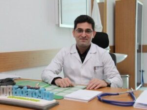 “Virus əvvəlki kimi aqressiv deyil” – koronavirus xəstələrini evdə müalicə edən həkim