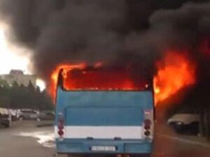 Bakıda avtobus yandı