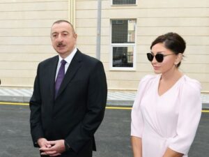 İlham Əliyev Bakıda Uşaq İncəsənət Məktəbinin əsaslı təmirdən sonra açılışında iştirak edib