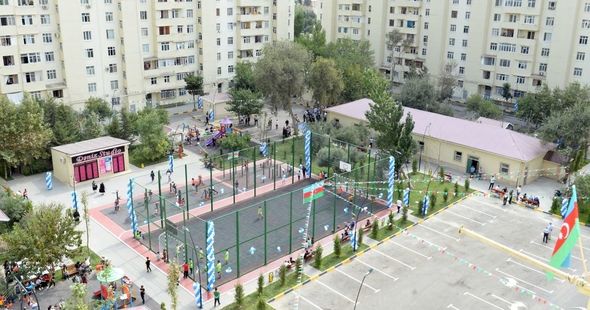 Bakıda abadlaşdırılan növbəti həyətlər sakinlərin istifadəsinə verilib – FOTO Bakıda abadlaşdırılan növbəti həyətlər sakinlərin istifadəsinə verilib – FOTO