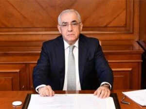 Əli Əsədov məktəblərlə bağlı qərarı təsdiqlədi