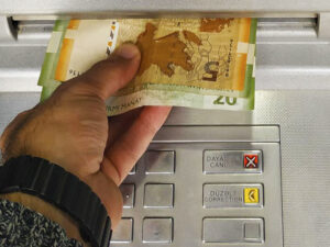 Bu şəxslərə hər ay 360 manat PUL VERİLƏCƏK