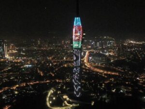 İstanbulda Televiziya və Radio Qülləsi üçrəngli bayrağımızın rənglərinə büründü — FOTO