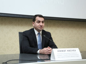 Hikmət Hacıyev: “Danışıqlar prosesinin tabutunda son mismar Paşinyanın Qarabağın Ermənistanın olduğunu söyləməsi oldu»