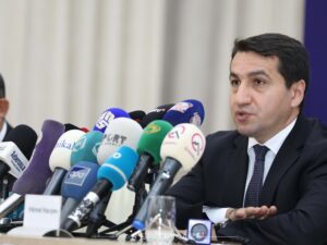 Hikmət Hacıyev Polad Bülbüloğlunu açıqlamasına görə tənqid etdi