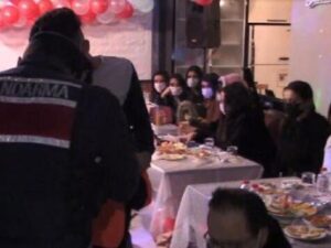 Polis Yeni il şənliyi keçirilən villaya basqın etdi: 29 nəfər saxlanıldı