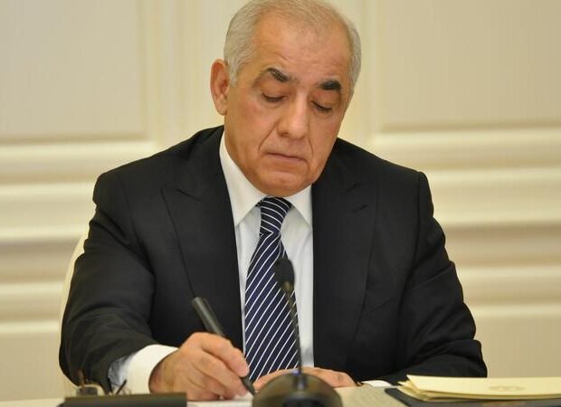 Baş nazirdən 190 manatlıq birdəfəlik ödənişlərlə bağlı AÇIQLAMA Baş nazirdən 190 manatlıq birdəfəlik ödənişlərlə bağlı AÇIQLAMA