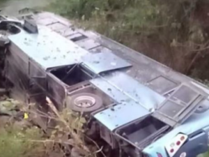 Müəllimləri daşıyan avtobus qəzaya düşdü: 10 ölü, 25 yaralı