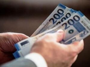 Bu şəxslərin maaşı artırılıb