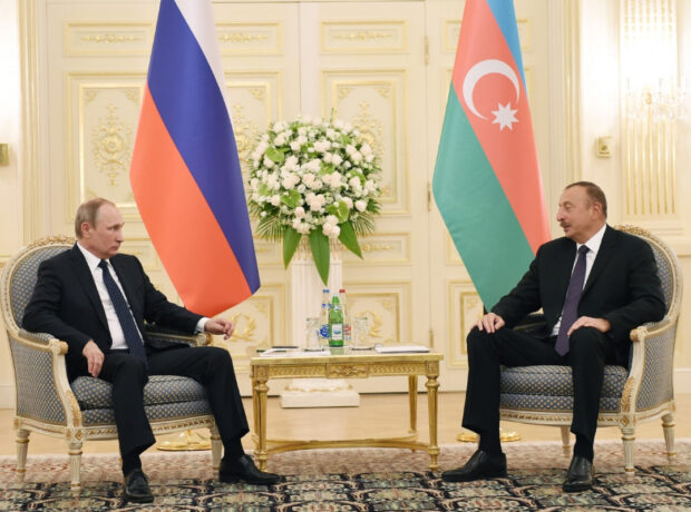 İlham Əliyev ilə Rusiya Prezidenti Vladimir Putin arasında təkbətək görüş başlayıb İlham Əliyev ilə Rusiya Prezidenti Vladimir Putin arasında təkbətək görüş başlayıb