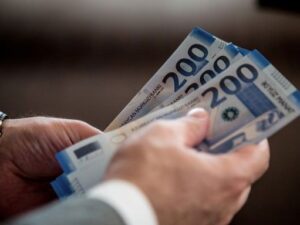 ŞAD XƏBƏR: Bu şəxslərin MAAŞI ARTDI