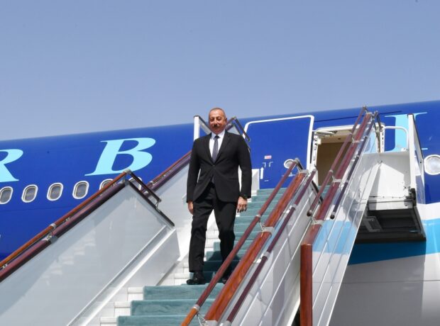 Azərbaycan Prezidenti İlham Əliyev Özbəkistanda səfərdədir Azərbaycan Prezidenti İlham Əliyev Özbəkistanda səfərdədir
