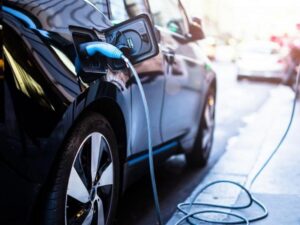 Azərbaycanda hibrid avtomobillərin idxal və satışı daha 1 il vergidən azad ediləcək