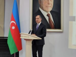 Düşməndən daha artıq düşmən olanlara qarşı dəmir yumruğun və Prezident cənab İlham Əliyevin ətrafında daha sıx birləşməliyik! – Vüqar Seyidov
