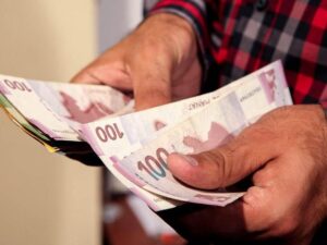 Bu şəxslərə 2023-cü ildə 3 dəfə əlavə maaş ödəniləcək