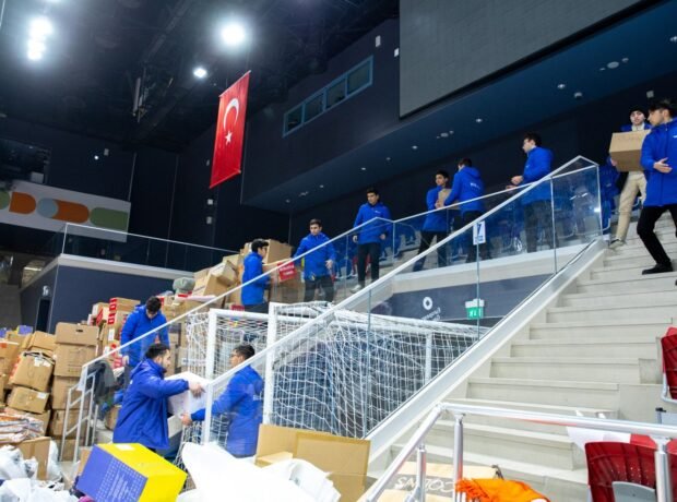 RİİB-in kampaniyası çərçivəsində toplanan yardımlar TIR-lara yüklənib və Türkiyəyə yola salınıb RİİB-in kampaniyası çərçivəsində toplanan yardımlar TIR-lara yüklənib və Türkiyəyə yola salınıb