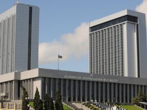 Milli Məclisdə işləmək istəyənlərin NƏZƏRİNƏ
