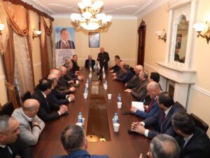 “Heydər Əliyev İli” çərçivəsində “Ulu Öndər ideyaları əsasında reallaşan qayıdış” mövzusunda tədbir keçirilib