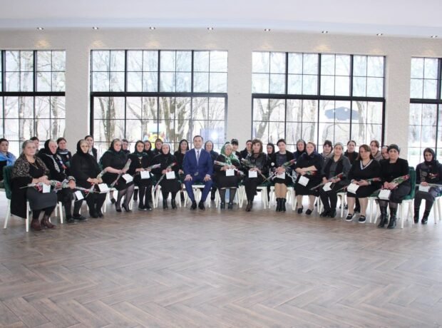 İsmayıllıda 8 Mart – Beynəlxalq Qadınlar Günü münasibətilə şəhid ailələri ilə görüş keçirilib İsmayıllıda 8 Mart – Beynəlxalq Qadınlar Günü münasibətilə şəhid ailələri ilə görüş keçirilib