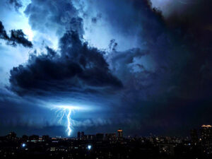 FHN-dən CİDDİ XƏBƏRDARLIQ: Elektrik cihazlarını şəbəkədən ayırın, telefonla danışmayın