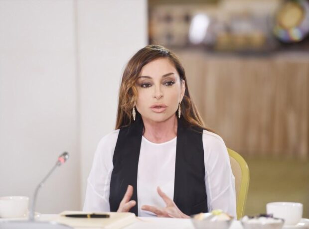 Birinci vitse-prezident Qurban bayramı münasibəti ilə Azərbaycan xalqını təbrik edib Birinci vitse-prezident Qurban bayramı münasibəti ilə Azərbaycan xalqını təbrik edib