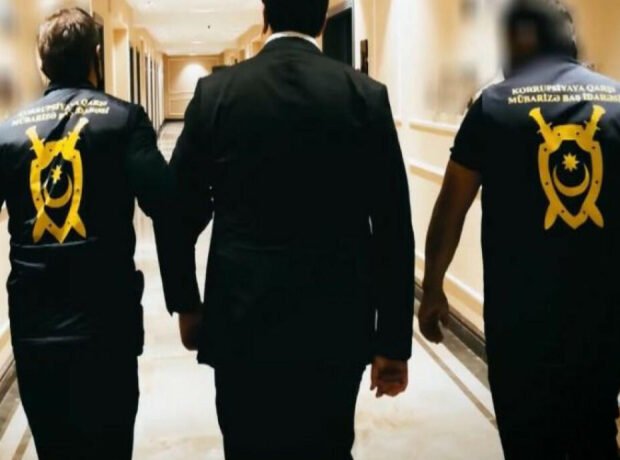 Rüşvət müqabilində qanunsuz olaraq avtomobil idxalını həyata keçirən vəzifəli şəxs ifşa olunub – VİDEO Rüşvət müqabilində qanunsuz olaraq avtomobil idxalını həyata keçirən vəzifəli şəxs ifşa olunub – VİDEO