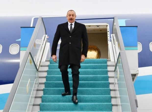 İlham Əliyev Qırğızıstana səfərə gedib İlham Əliyev Qırğızıstana səfərə gedib