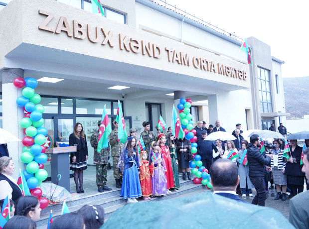 Laçın rayonu Zabux kənd tam orta məktəbi fəaliyyətə başlayıb Laçın rayonu Zabux kənd tam orta məktəbi fəaliyyətə başlayıb