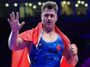 Türkiyəli güləşçi Rıza Kayaalp 13-cü dəfə Avropa çempionu olub
